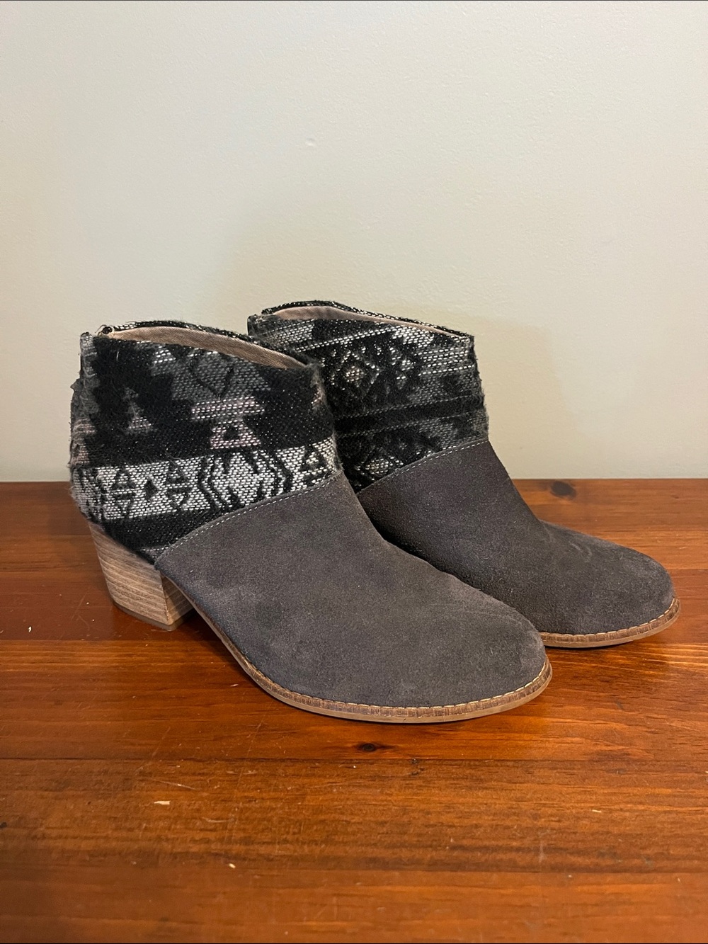 Toms Leila Suede Aztec Ankle Boot, Size 7.5